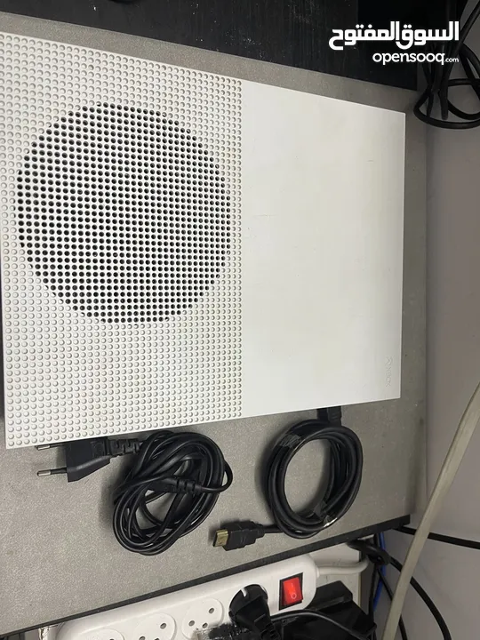بدون أدين Xbox one s نظيف