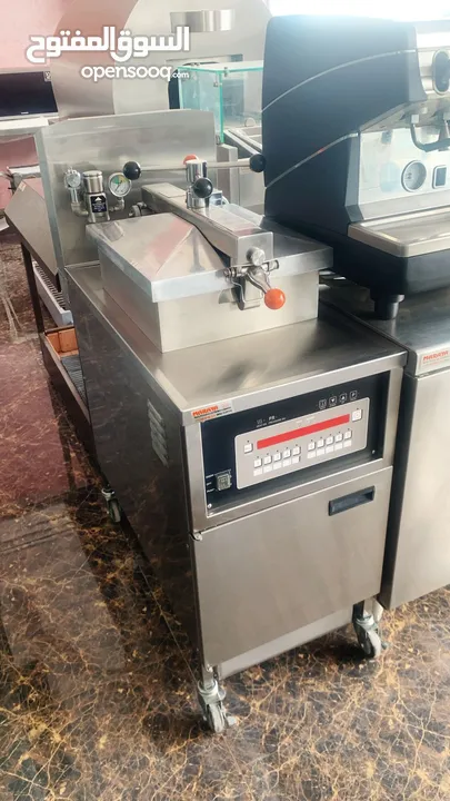 pressure fryer مكينة    بروستد