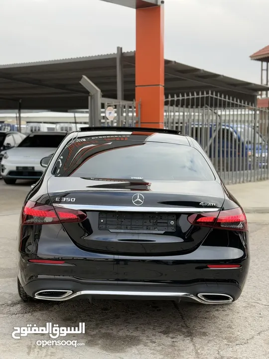 مرسيدس E350 AMG 2022 فحص كامل فل اضافات اعلى فئة ممشى قليل لون اسود بحالة الوكالة