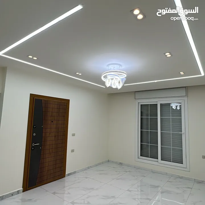 بيت شبه فيلا متلاصقه للبيع