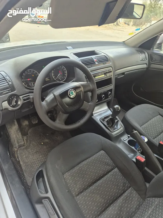 اوكتافيا 2012 ترخيص 2012 مطور 1600 ديزل كير عادي اصل برايفت