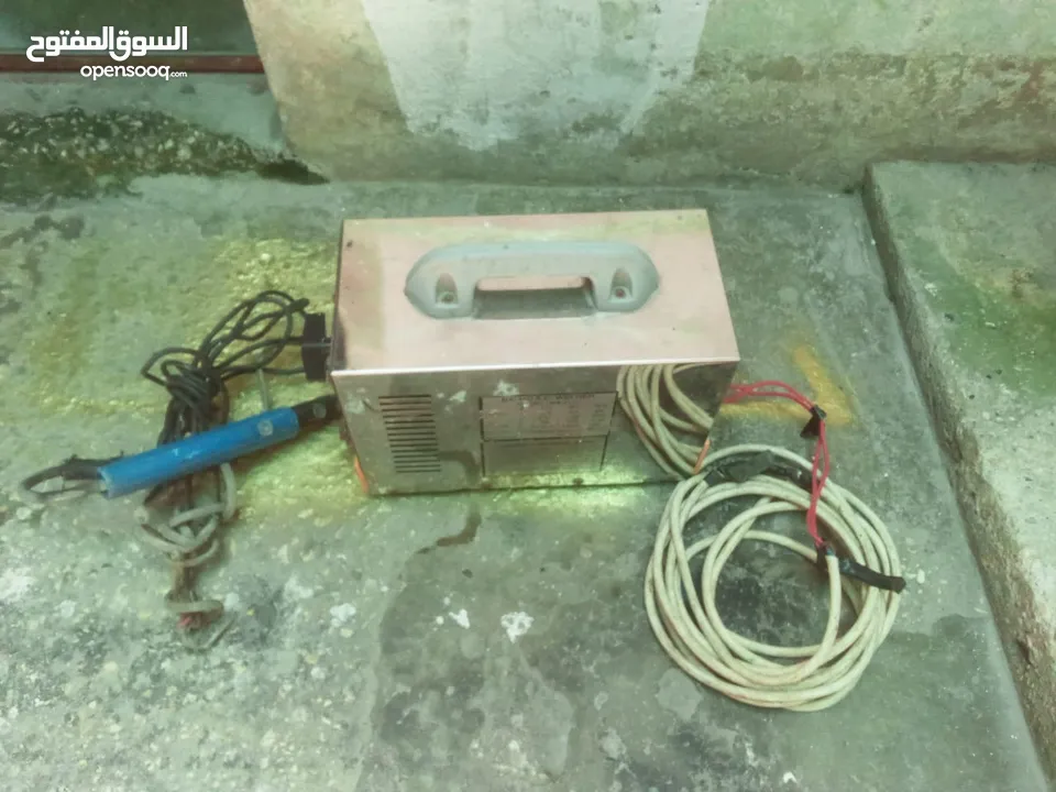 متاح ماكينة لحام الاصلية مستعملة  بدل على اي نوع طيور اقرا الوصف جيدا