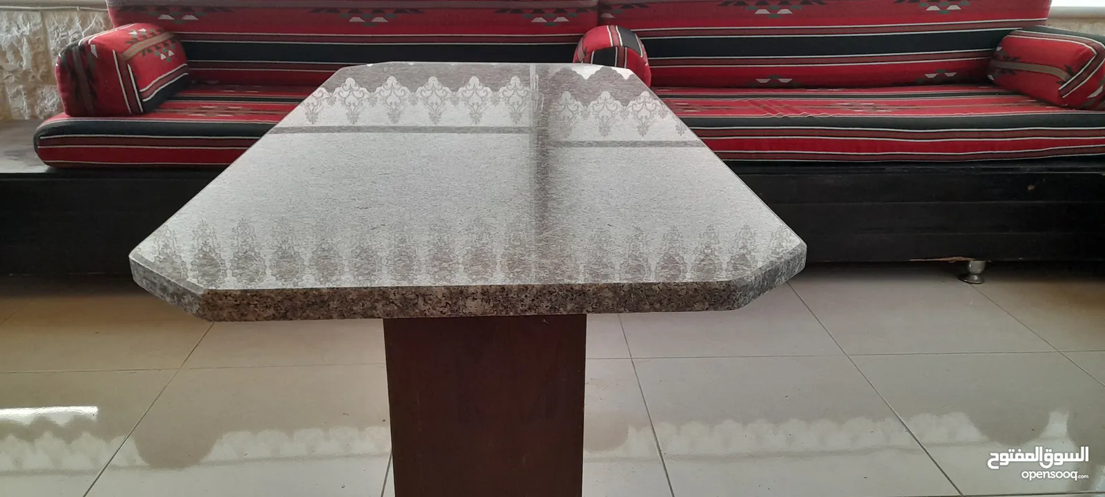 طاولة رخام للمطبخ