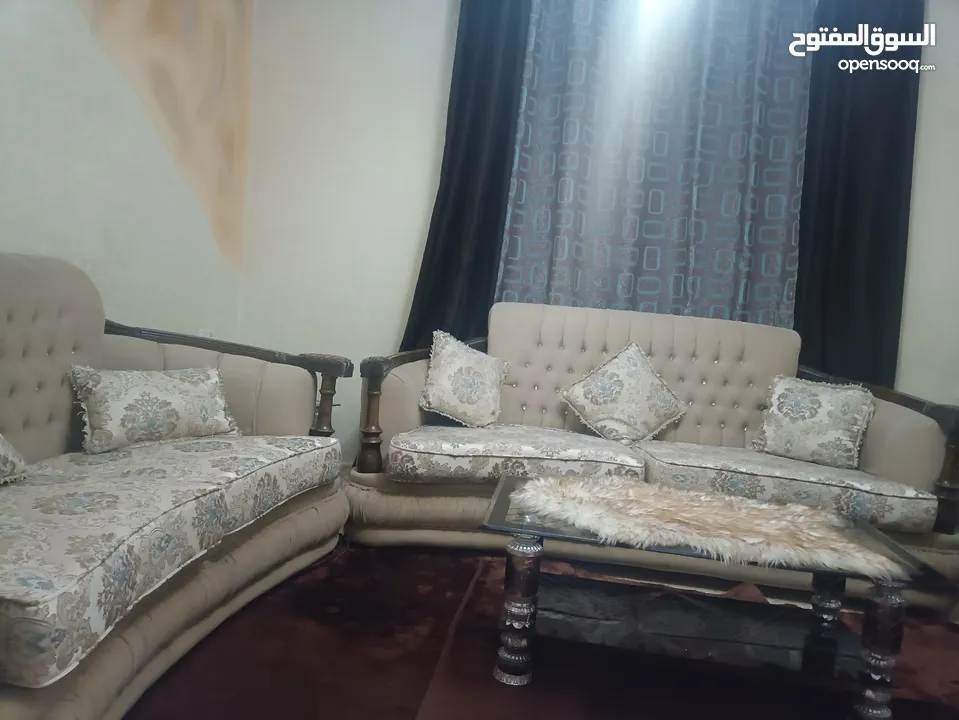 أثاث غرفة جلوس 7مقاعد200دينار شبه جديد الله يبارك لصاحب انصيب