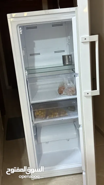فريزر بيكو 6 ادراج نظيف جداً بحاجه لماتور