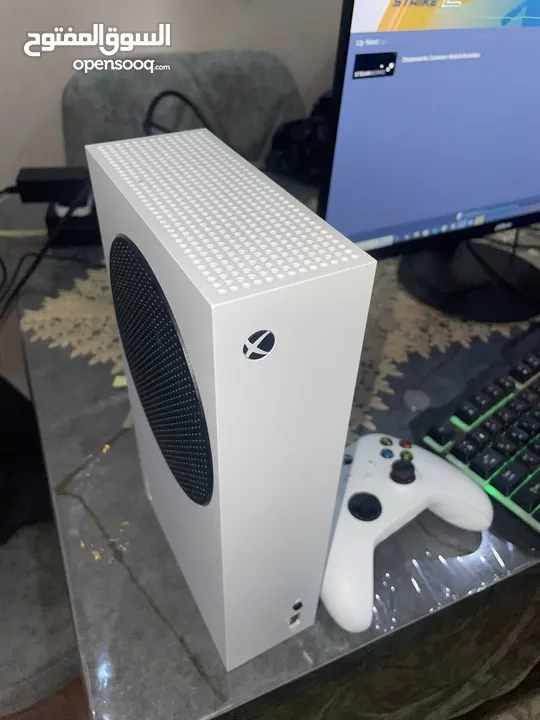 Xbox series s بحالة نظيفة