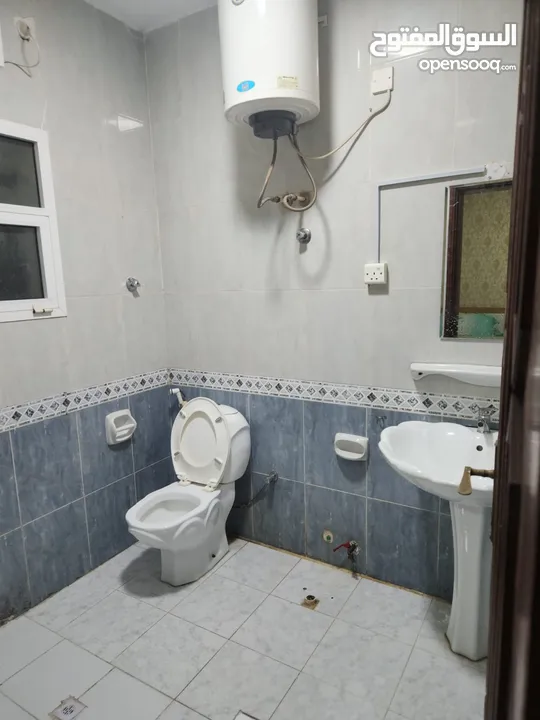 غرفة نوم للايجار في الخوير- Furnished room for rent in AlKhuwair