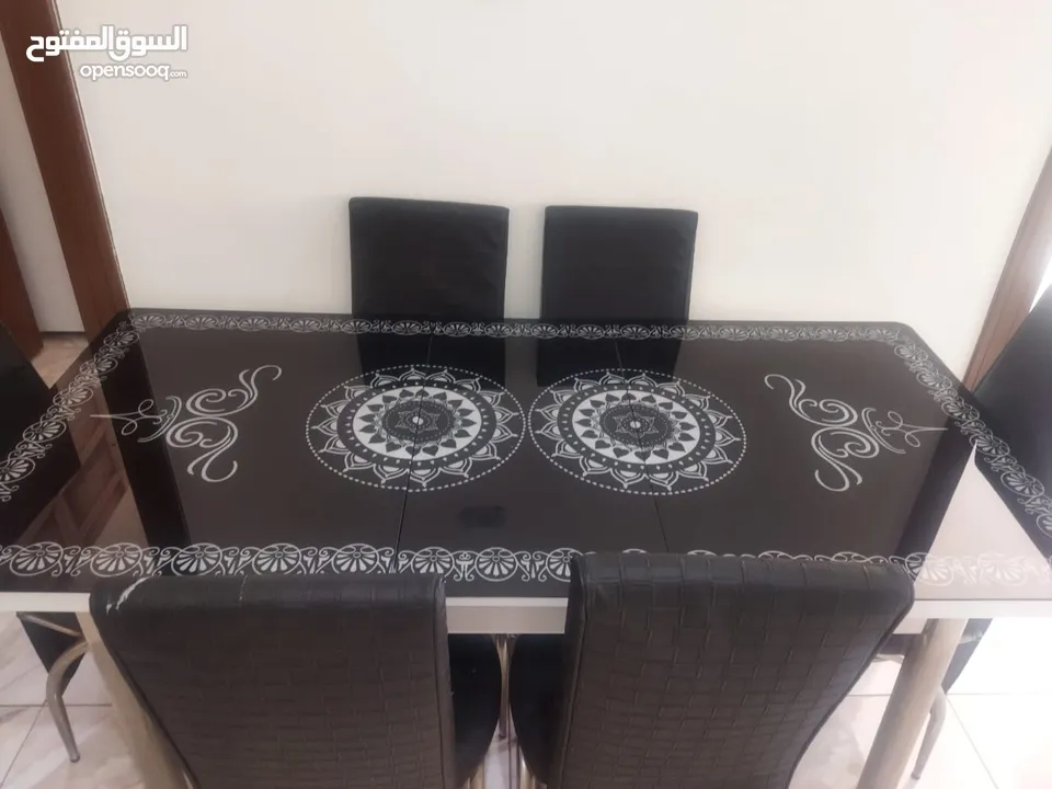طقم طاولة سفرة سكريت شبه جديد