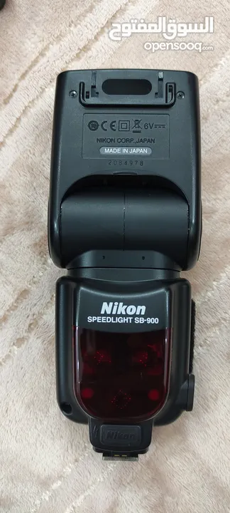 كاميرا نيكون شبه الجديد مع ملحقات كثيرة D7000 Nikon
