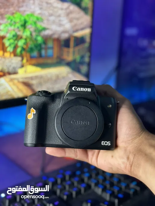 كاميرة canon m50