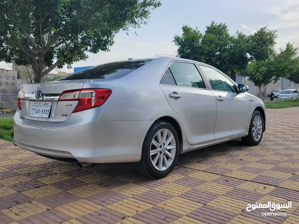 TOYOTA CAMRY HYBRID XLE 2012