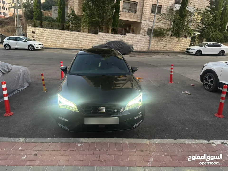 سيات ليون FR  دهان شركة فل كامل اضافات
