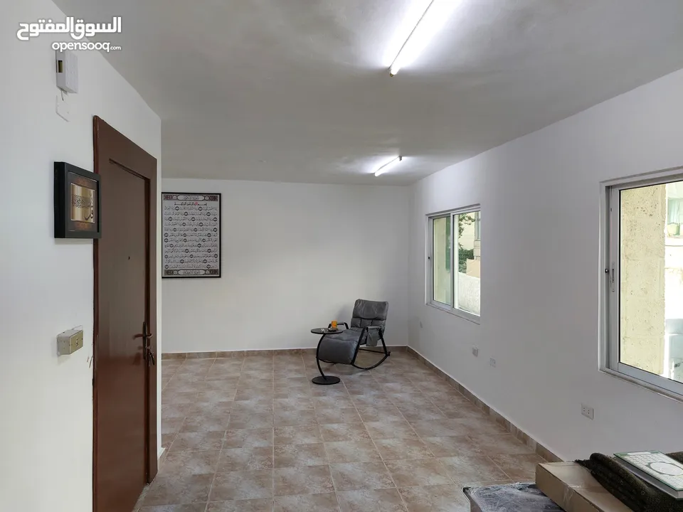 استوديو تجاري مكتب