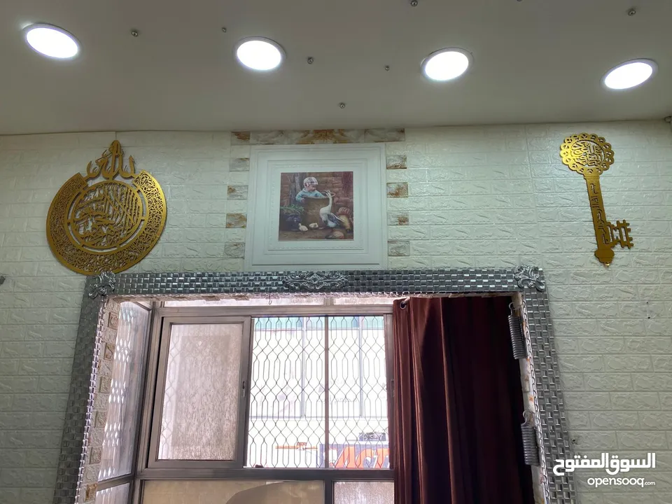 محل تجاري للإيجار في مدينة نابلس في عمارة قناديلو الطابق الأول مقابل دخلة طولكرم و فوق شاورما ساحيتا