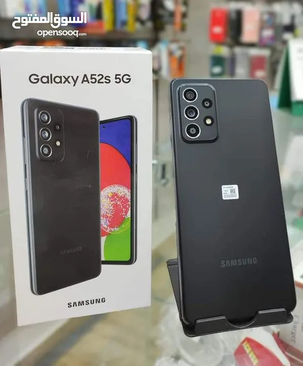 جهاز ما شاء الله Samsung A52s 5G جيجا 256 أغراضة والكرتونه الأصلية متوفر توصيل وهدية