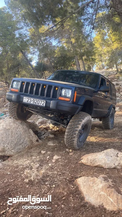 Jeep xj جيب شيروكي مربع 1999