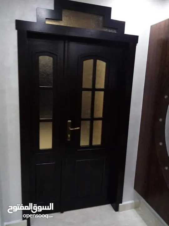 عرض على ابواب الخشب