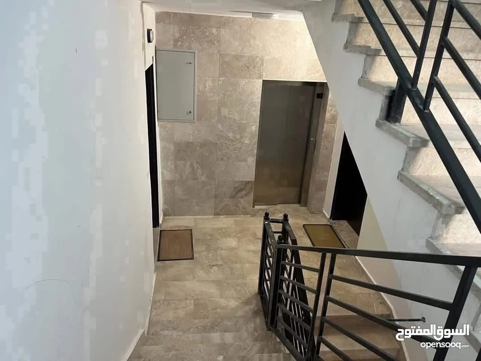 شقه فاخرة البيع في الطيره قرب معهد الطيره