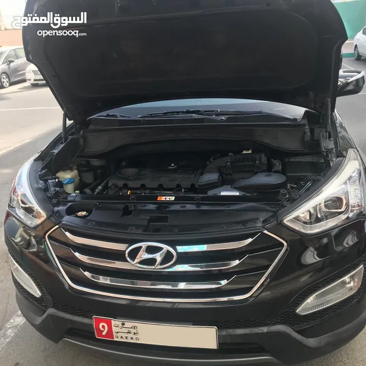 Hyundai Santa Fe 2.4L (FWD) 2014