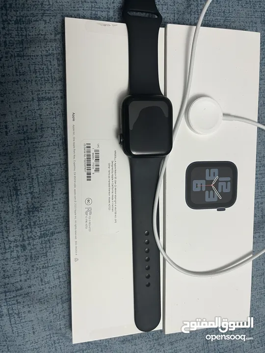 44 Apple Watch SE 2024