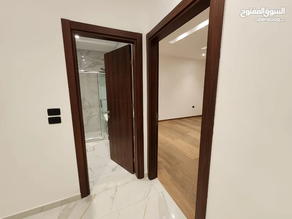 شقة للبيع على طريق المطار ( البنيات )  ref : 14365