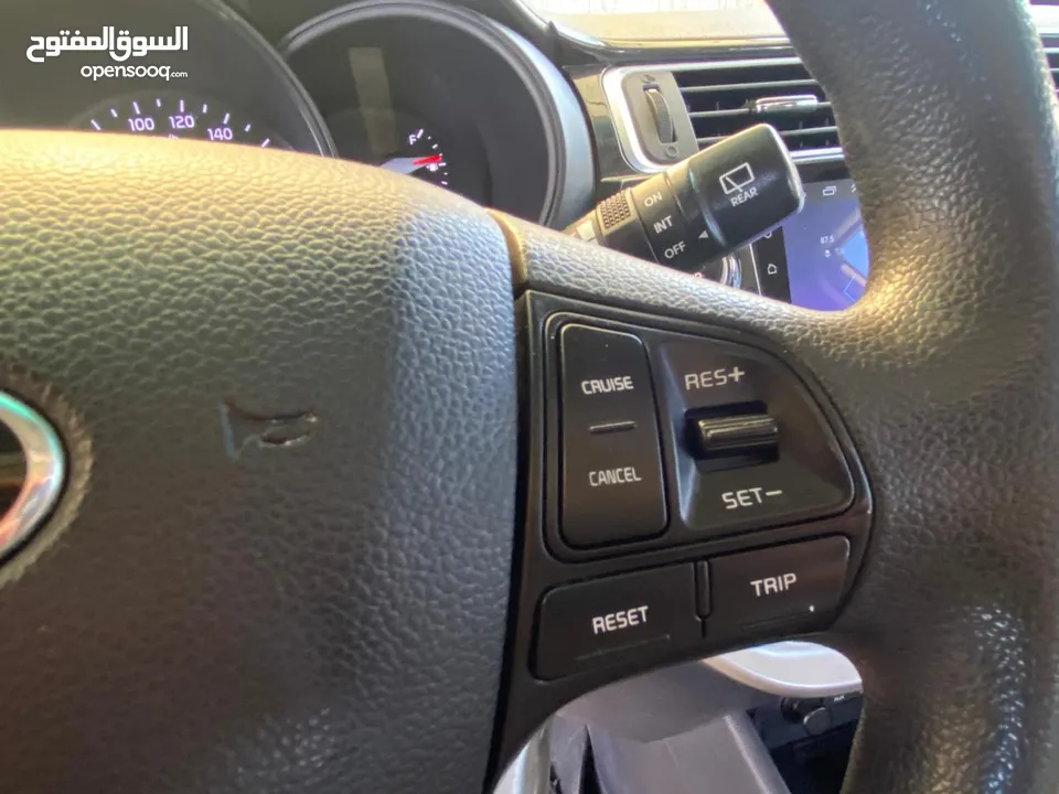كيا ريو 2016  فل كامل فحص 7 جيد بسعر 8900 دينار نهائي للجادين  (استخدام شخصي) لم تعمل سياحي او تطبيق
