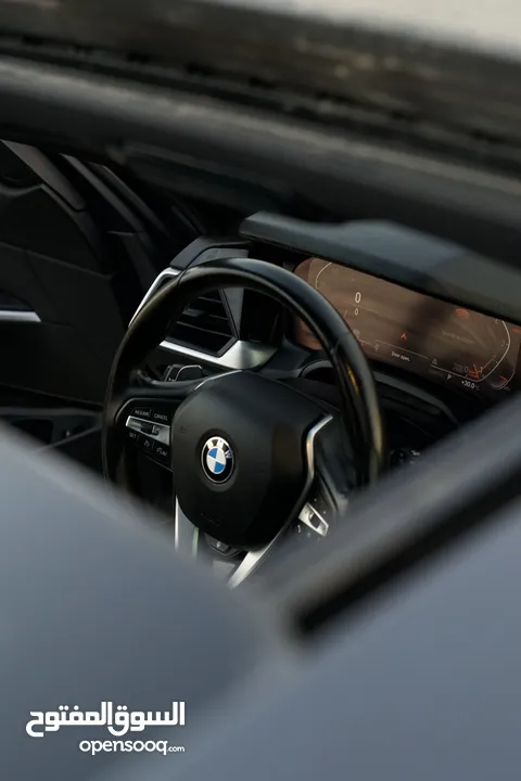 BMW 330i xdrive رقم واحد ونظيفة