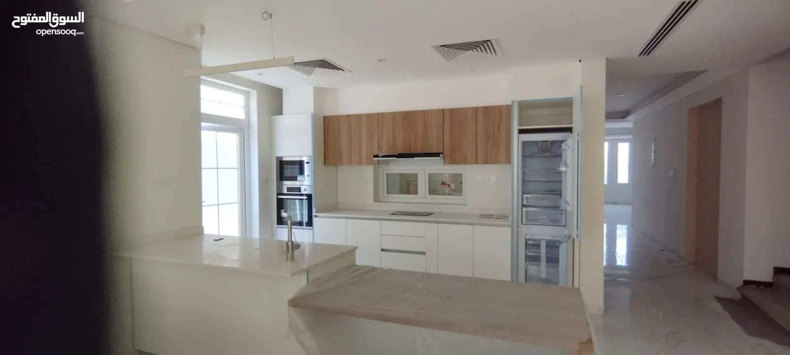 للايجار فيلا فخمة جديده كلياً  5 غرف و المرافق - Brand New Villa For Rent 5 BHK with Facility