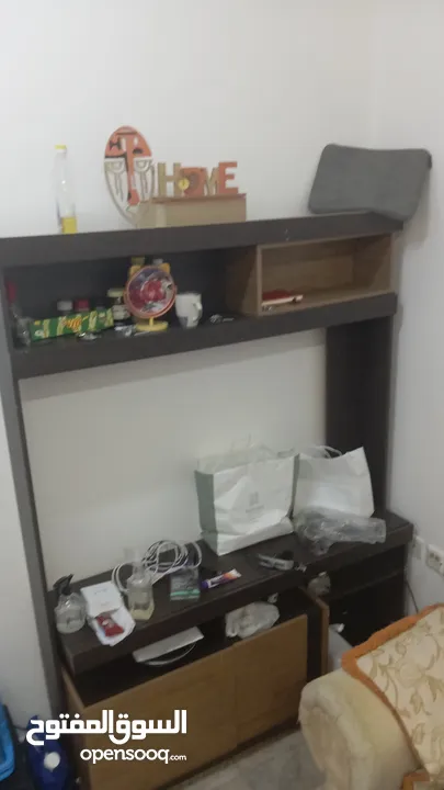 مكتبة تليفزيون ومكتبة حديد TV stand and clothes rack