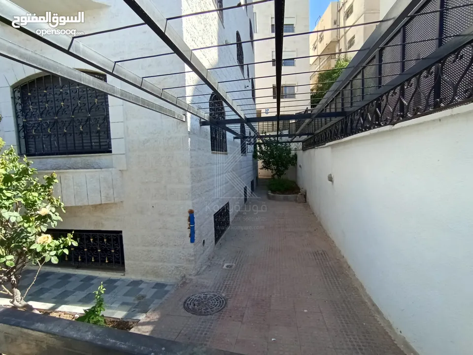 عمارة سكنية للبيع في عمان - عرجان