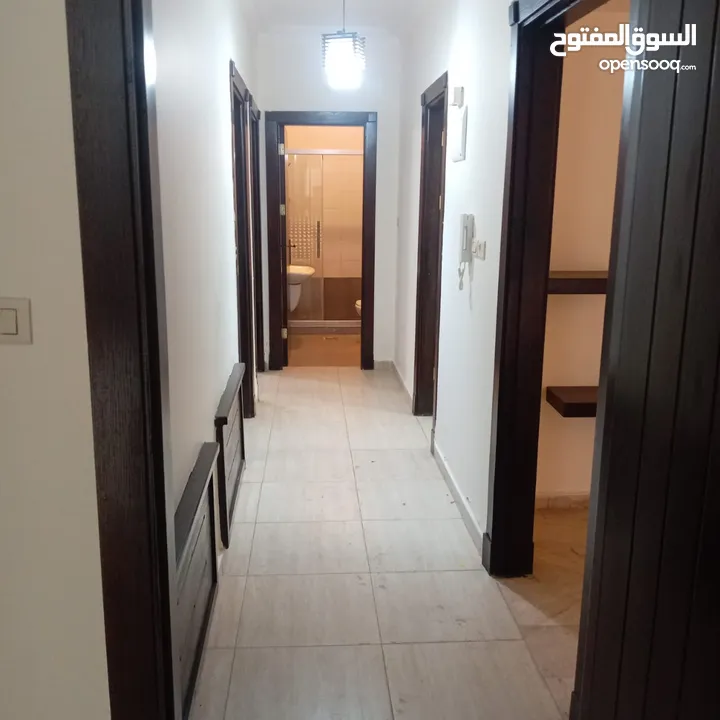 خلدا ـ شقه ارضيه فارغه للايجار ـ 200 متر داخلي  200 متر خارجي + حديقه مشجره - كراج خاص