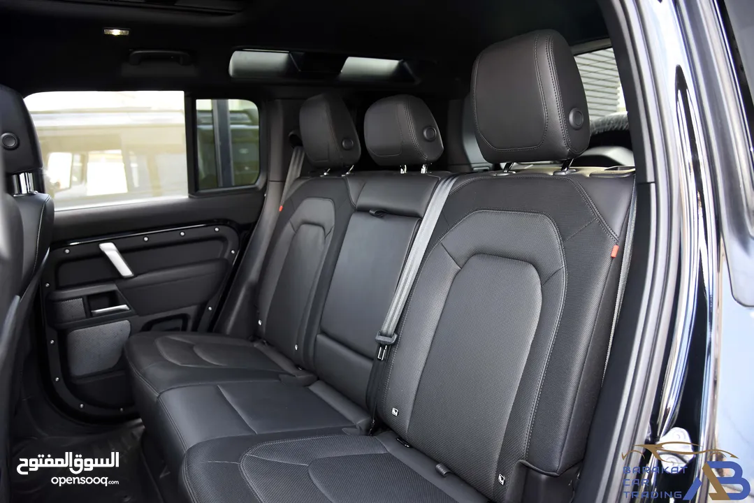 لاند روفر ديفندر بنزين بلاك ايديشن 2023 Land Rover Defender 110 P400 X-Dynamic SE Black Edition