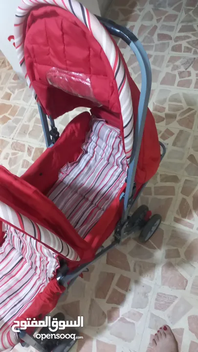 عرباية شارع للتوأم بحاله ممتازه وفرش جديد