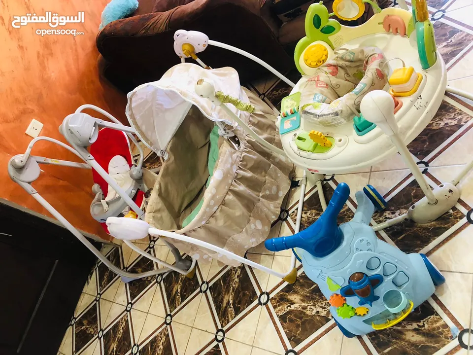 مرجيحة chicco شغالة بحاجة لغطاء البكريه نطنيطة شغاله بحالة ممتازة نوعة فيشر برايز اوروبي سرير هزاز