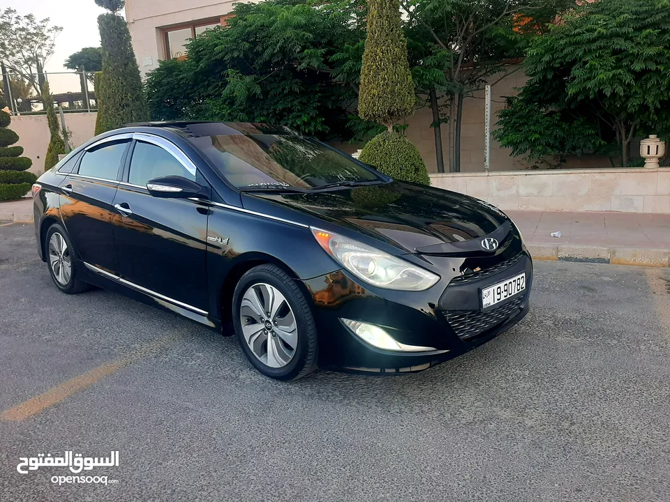 هيونداي سوناتا ال2013حالة ممتازه فل كامل  مع البانوراما بسعر مناسب