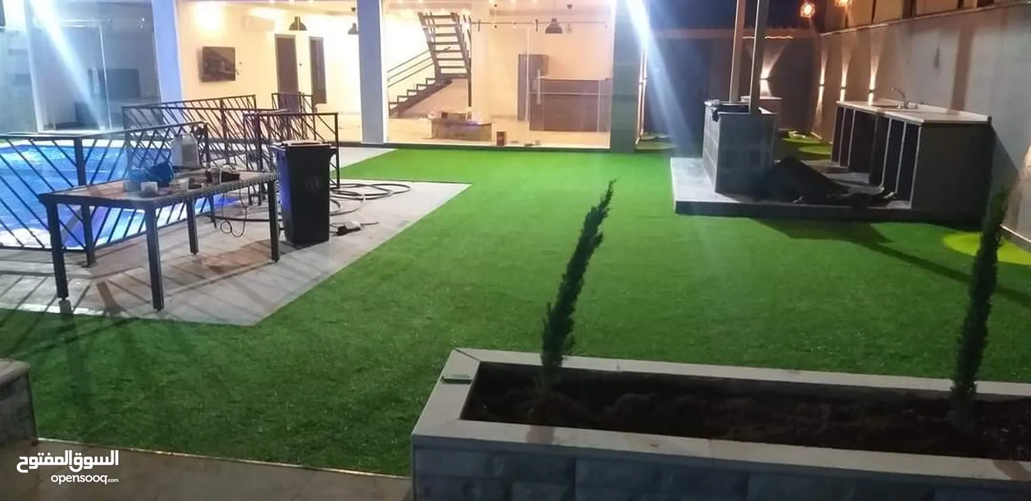 عشب صناعي اقل سعر بالمملكة وتحدي بسعر كثافة وثبات لون  يوجد صناعة  اردني  فيتنامي سعودي مصري امراتي