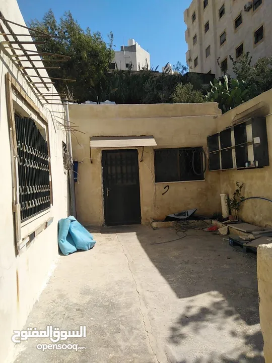 بيت مستقل للبيع ارض (حجه) مش قوشان طبربور مع ارض مساحه 745