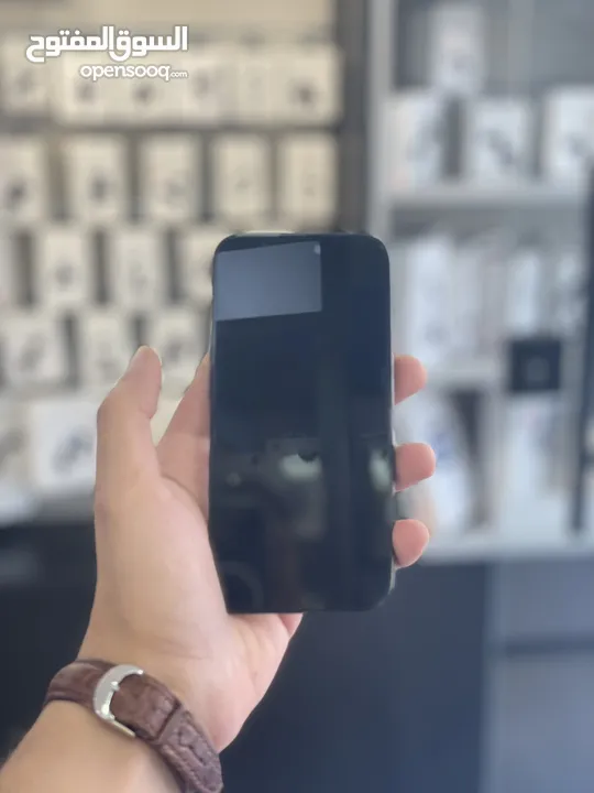 Iphone 15 pro مشفر للبيع