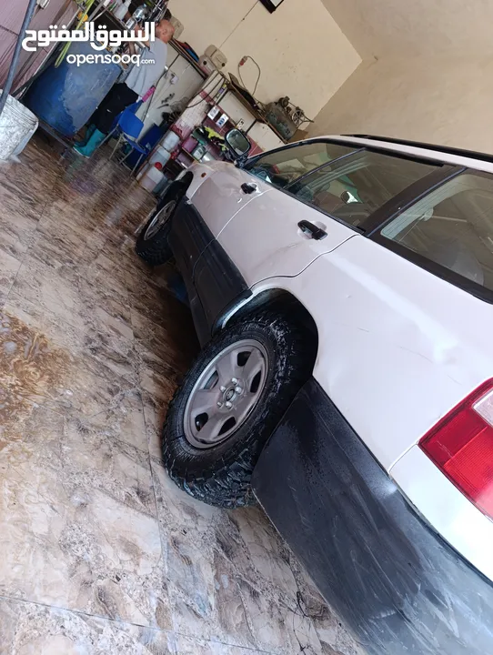 جيب سوبارو موديل 2000