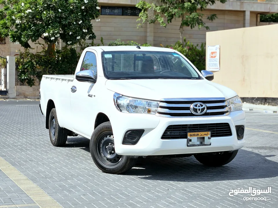 TOYOTA HILUX 2021 SINGEL CABIN AGENCY MAINTAINED TOP EXCELLENT CONDITION URGENTLY FOR SALE