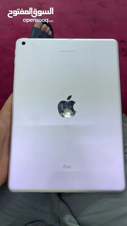 Apple I pad 5 like new