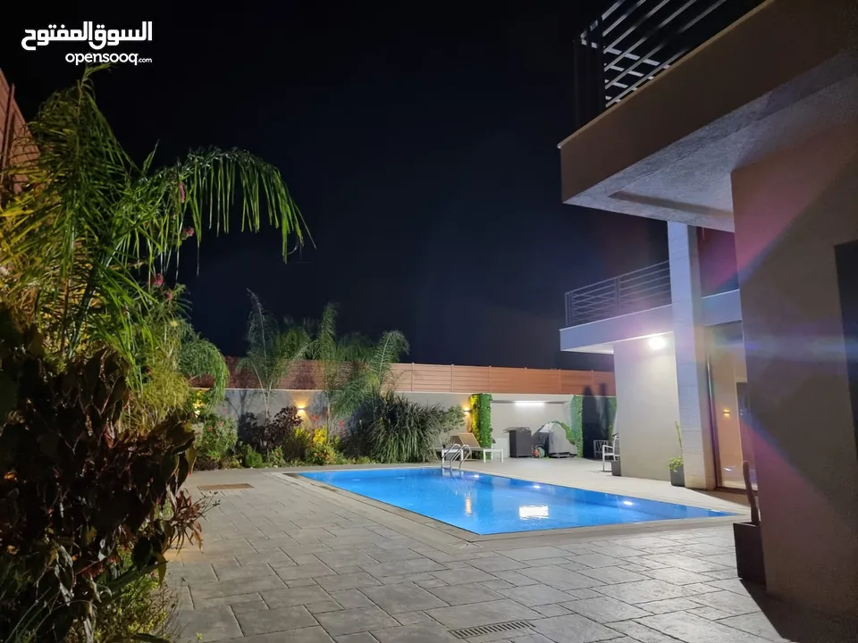 أريحا - فيلا للبيع: استمتع بالرفاهية، تشطيب عالي الجودة، الخيار المثالي للعائلات