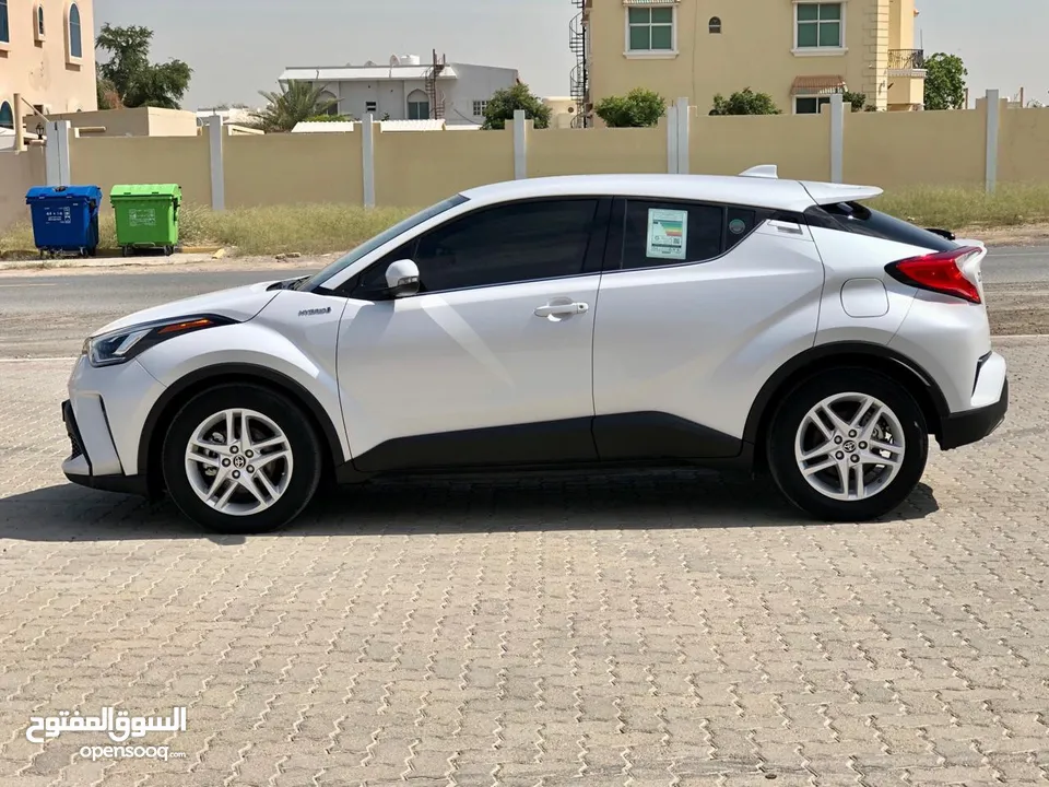 Toyota C-HR Hybrid 2023 (1.8L) GCC Specs Full Option