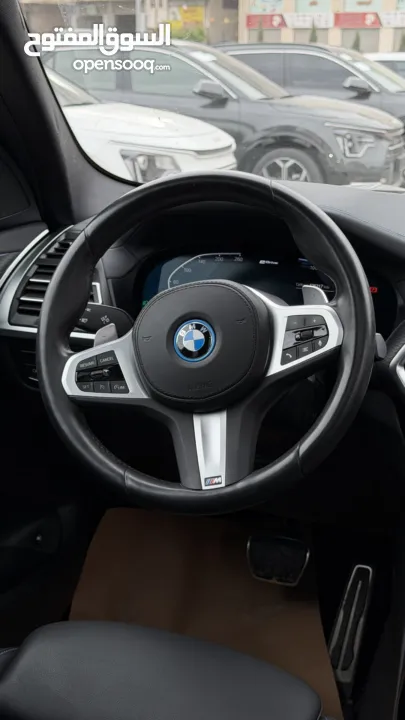 BMW x3 30e ترخيص   محرك 2000 هايبرد plug in/يقطع على الشحنه 43 كيلو متر  293 حصان