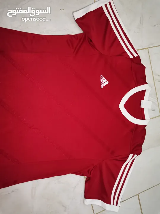 ملابس رياضيه