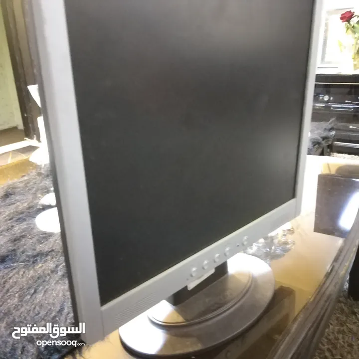 شاشة كمبيوتر أيسر للبيع