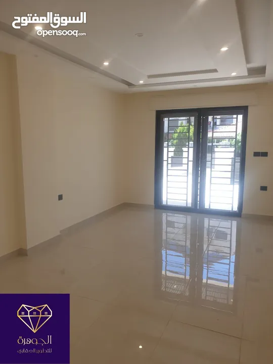 طابق اخير مع روف دوبلكس فاخر لم يسكن لقطه وبسعر مغري جداااا عرض خاص ع اخر شقة أرقى مناطق عرقوب خلدا