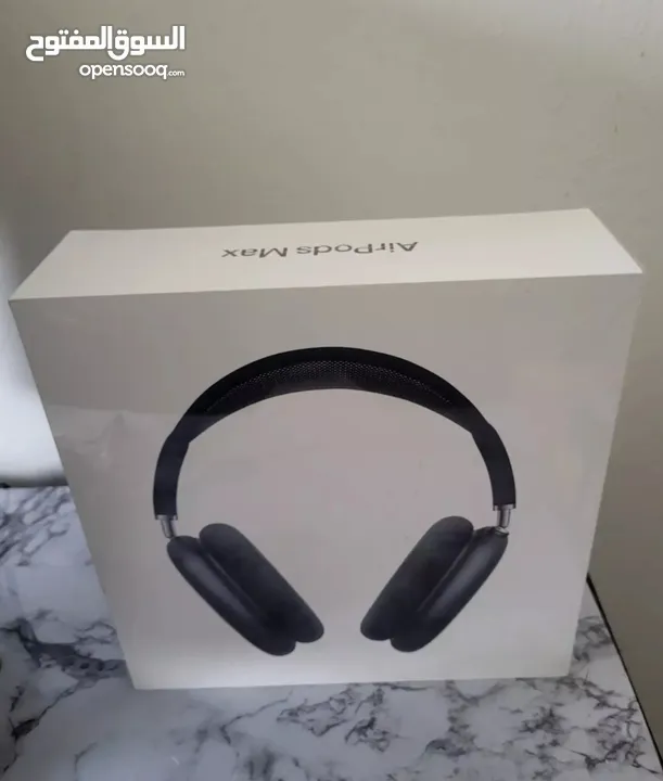 سماعات Apple AirPods Max بحالة ممتازة