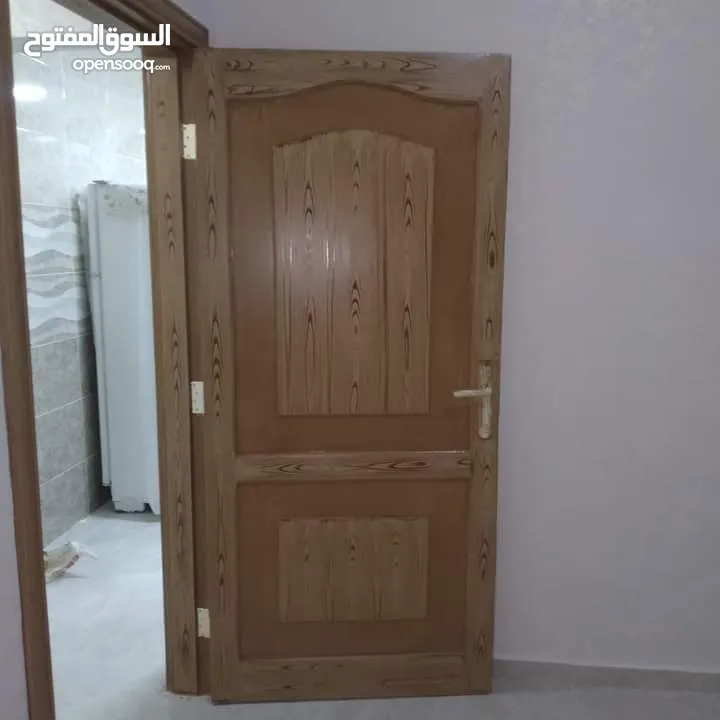 محمد المصرى  عمل جميع انواع الدهانات والديكورات الحديثه ومعالجة الرطوبه