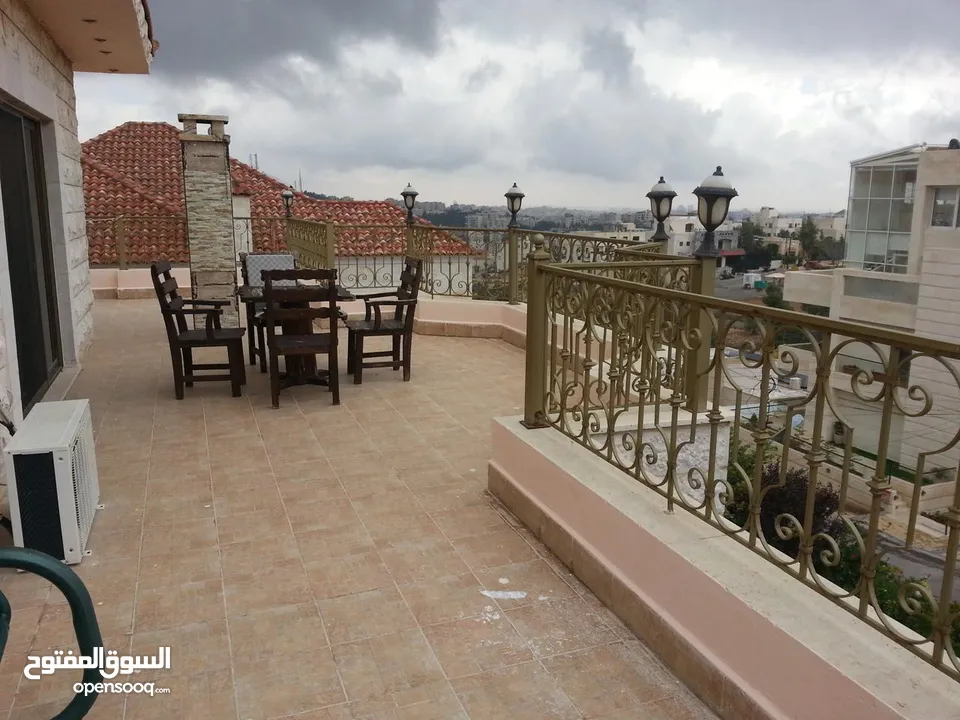 دابوق فيلا 600م مستقله قرب القصور الملكيه موقع مميز جدا ذات إطلاله مميزه بسعر مغري